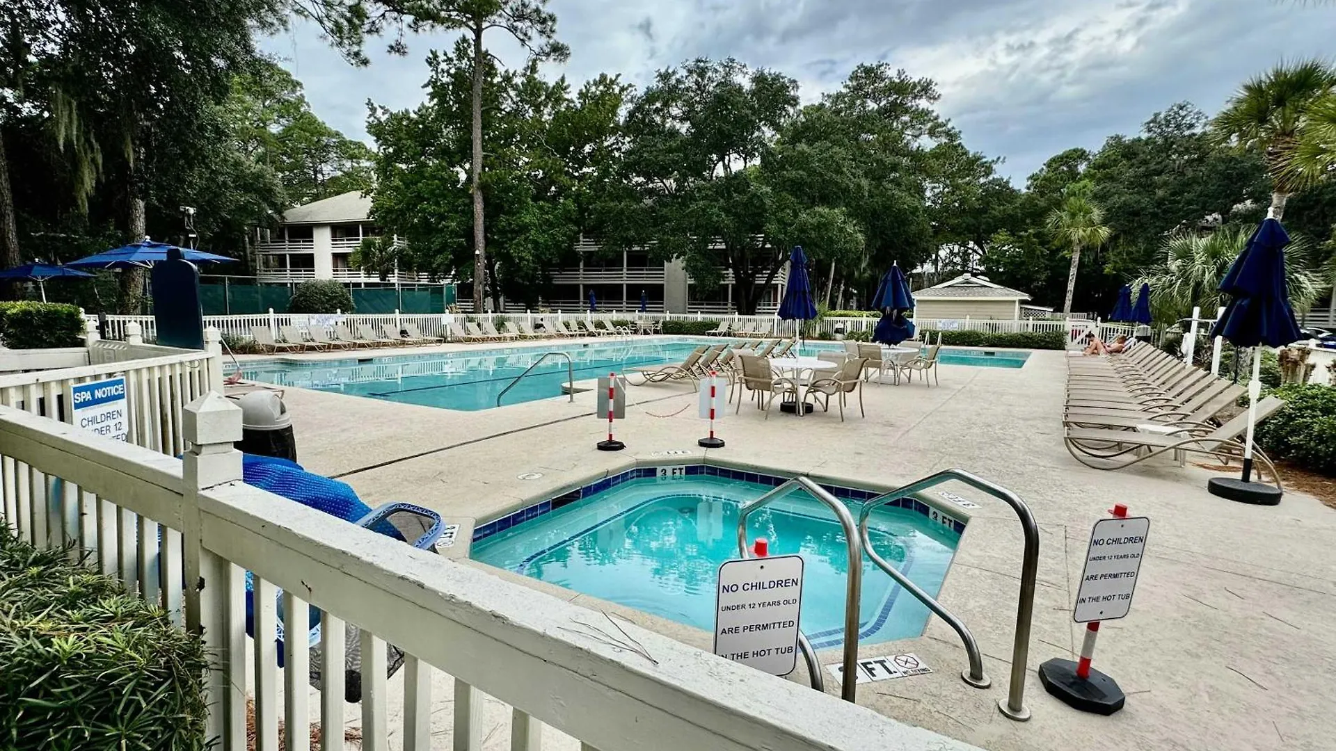 Just Steps To Folly Field - 2 Bd 2 Ba * Hilton Head Island