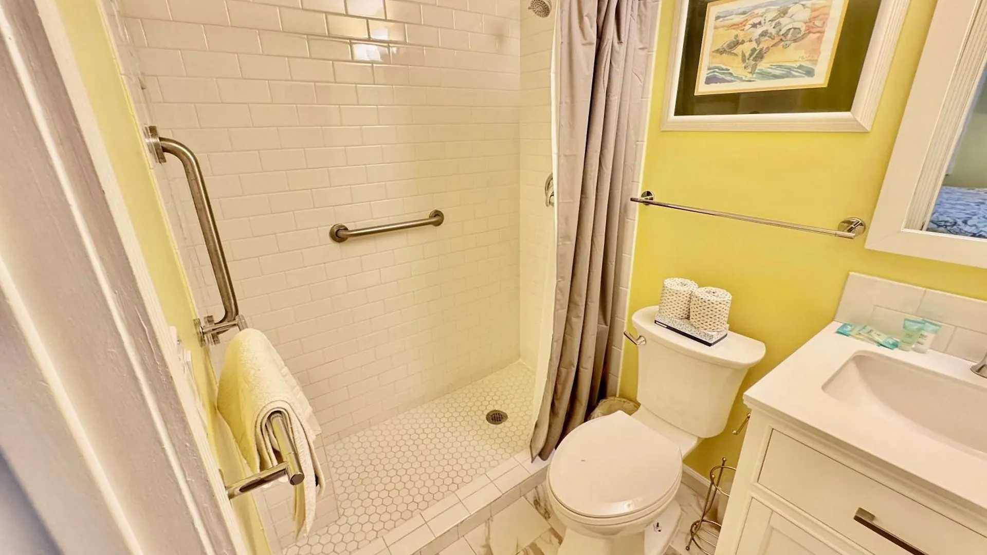 Just Steps To Folly Field - 2 Bd 2 Ba * Hilton Head Island