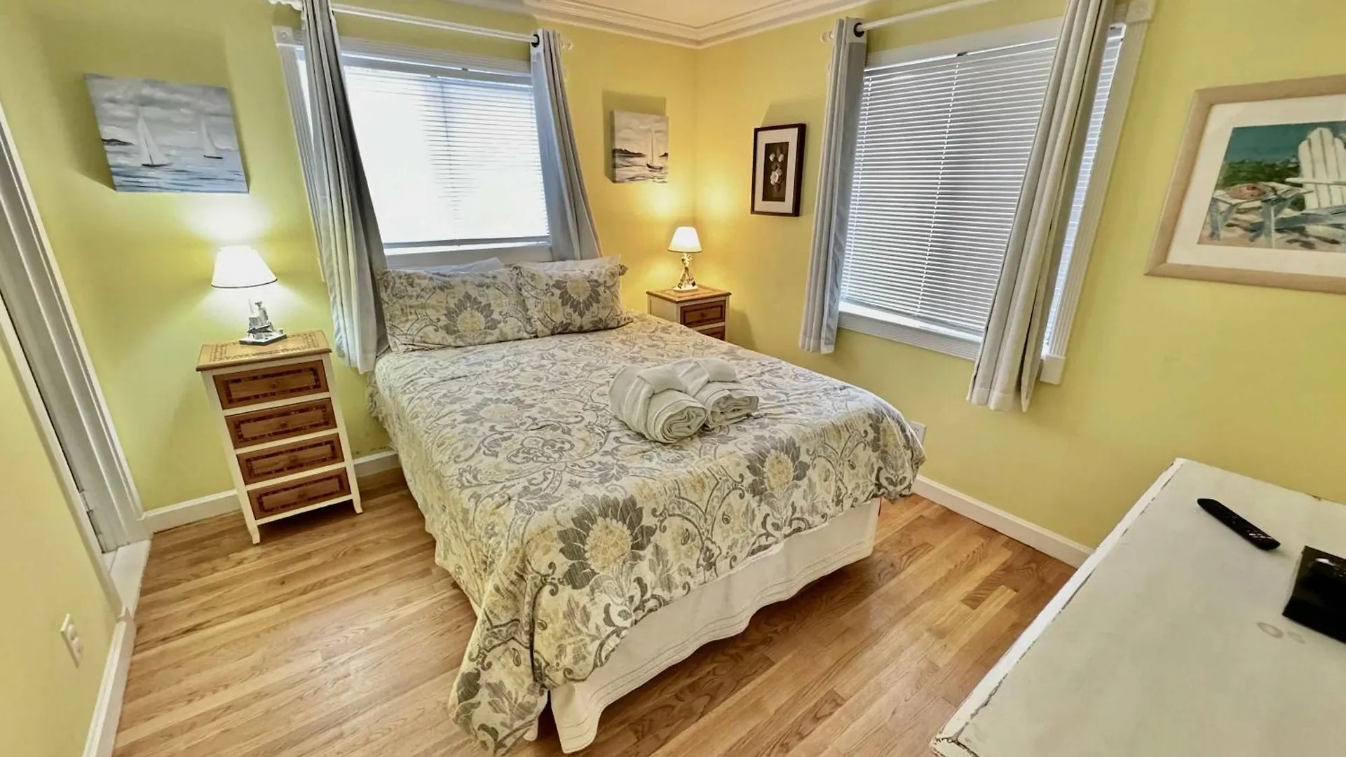 Just Steps To Folly Field - 2 Bd 2 Ba Holiday home *