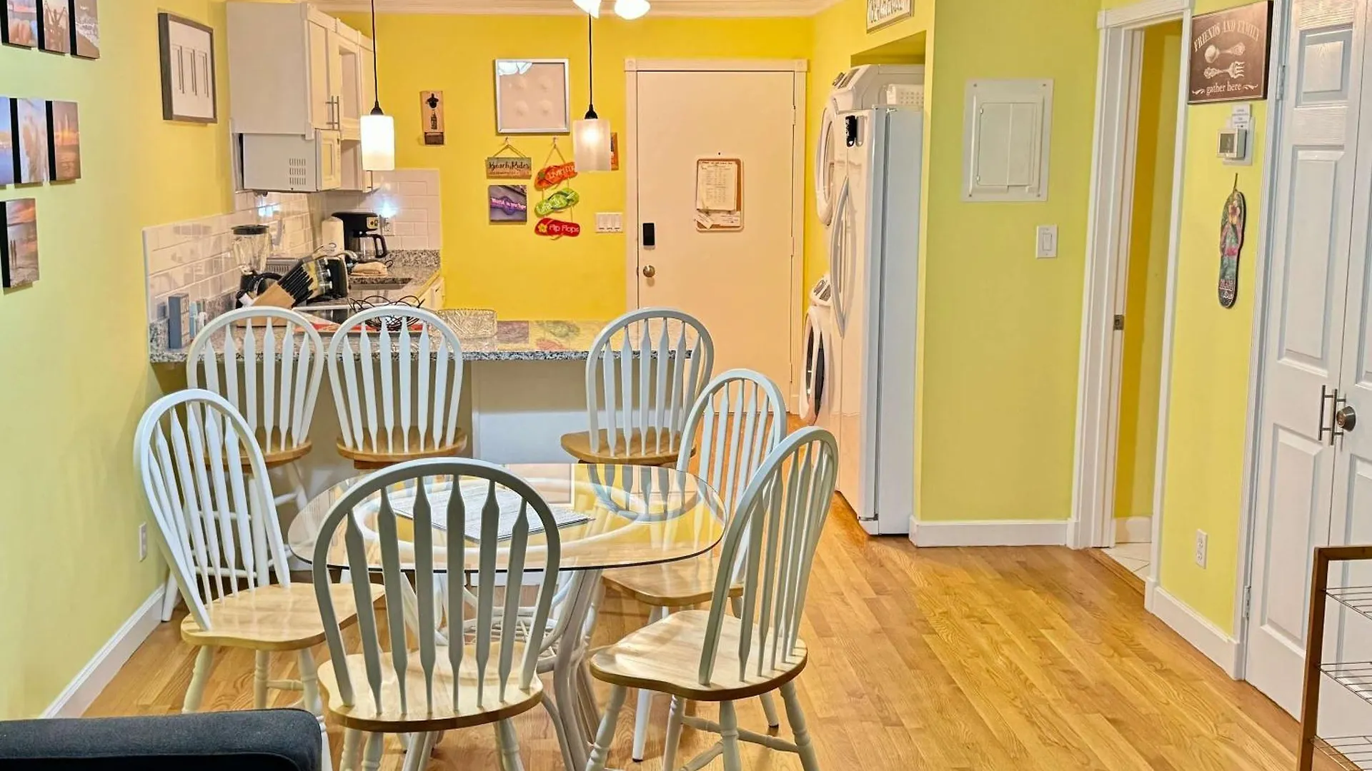 Just Steps To Folly Field - 2 Bd 2 Ba Hilton Head Island