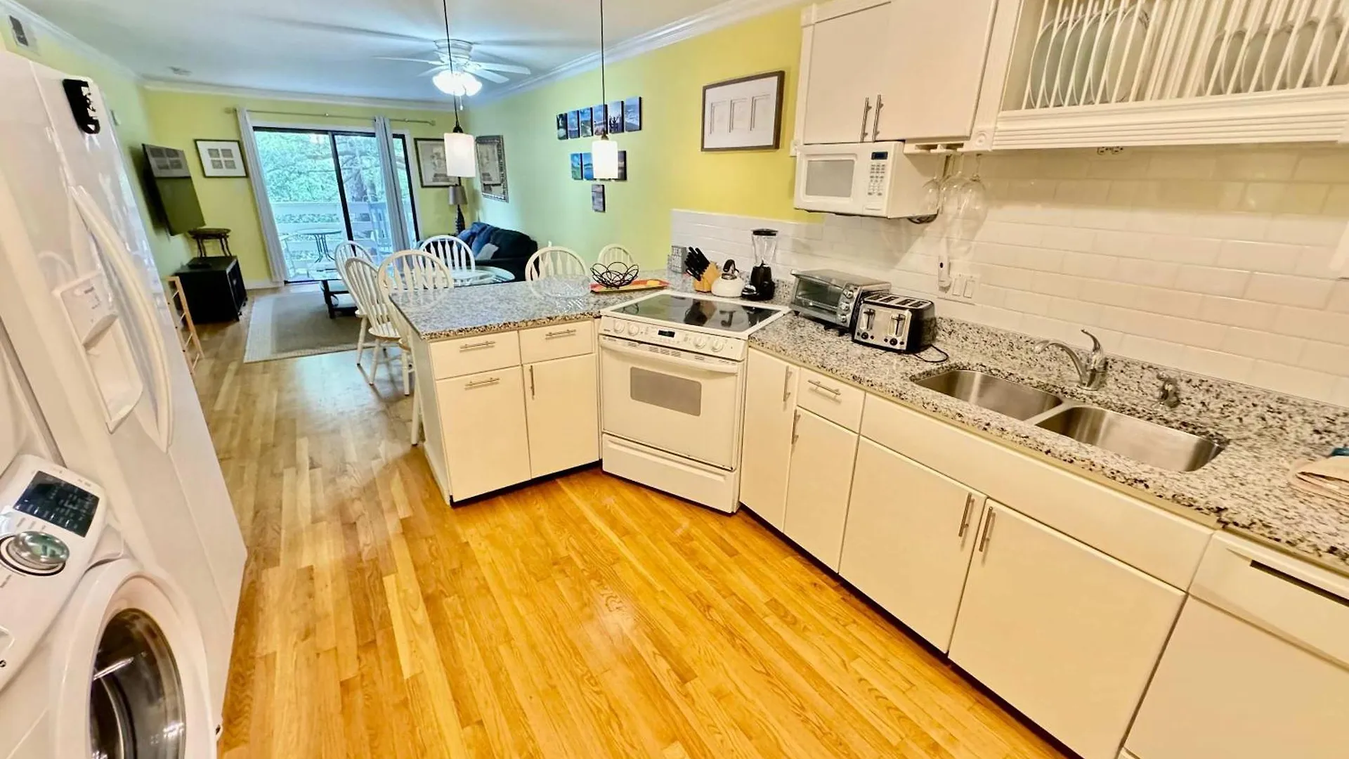 Just Steps To Folly Field - 2 Bd 2 Ba Holiday home Hilton Head Island