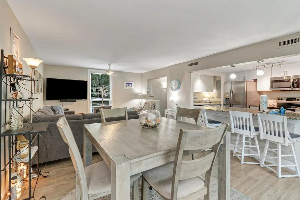 Living - 3 Bed 2 Bath Seascape - Just Steps To The Prázdninový dům Hilton Head Island