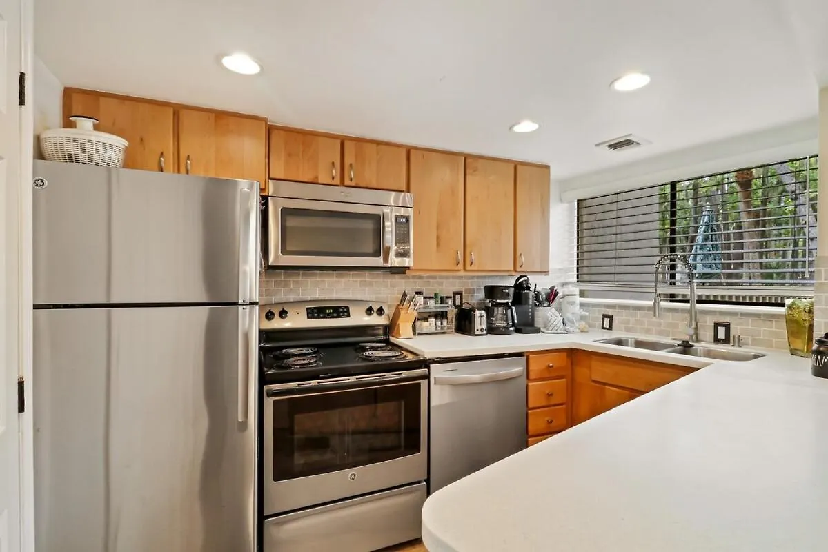 Updated 2 Bd 2 Ba Just Steps 2 Apartment Hilton Head Island