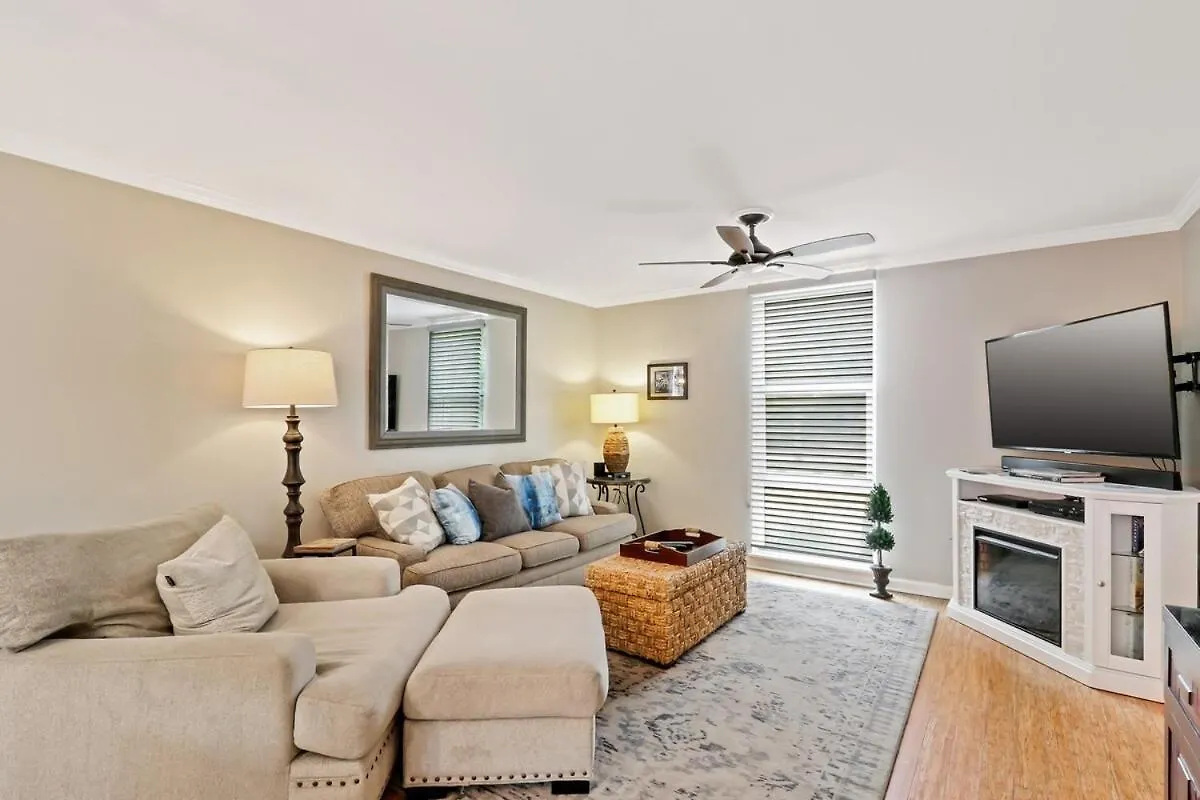 Updated 2 Bd 2 Ba Just Steps 2