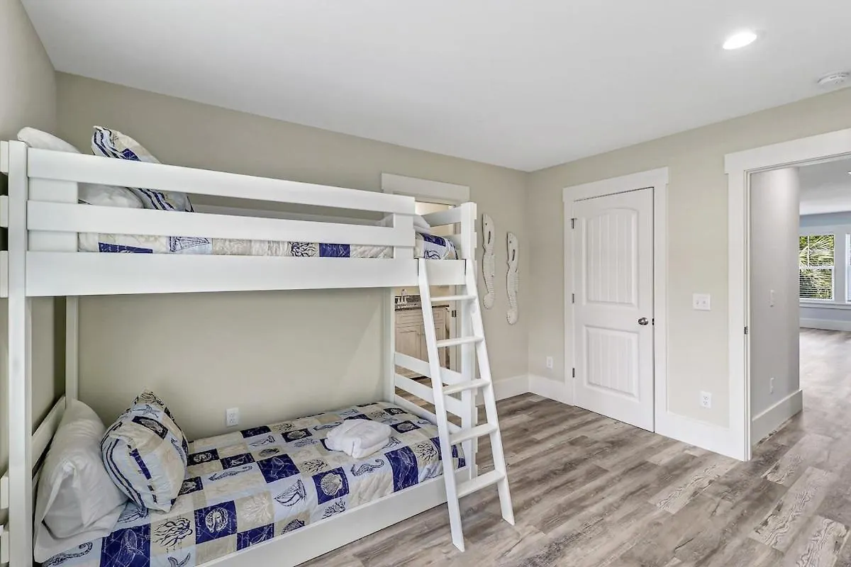 7 Bed 6 And One Half Bath With Private Pool & Private Access Casa vacanze Hilton Head Island