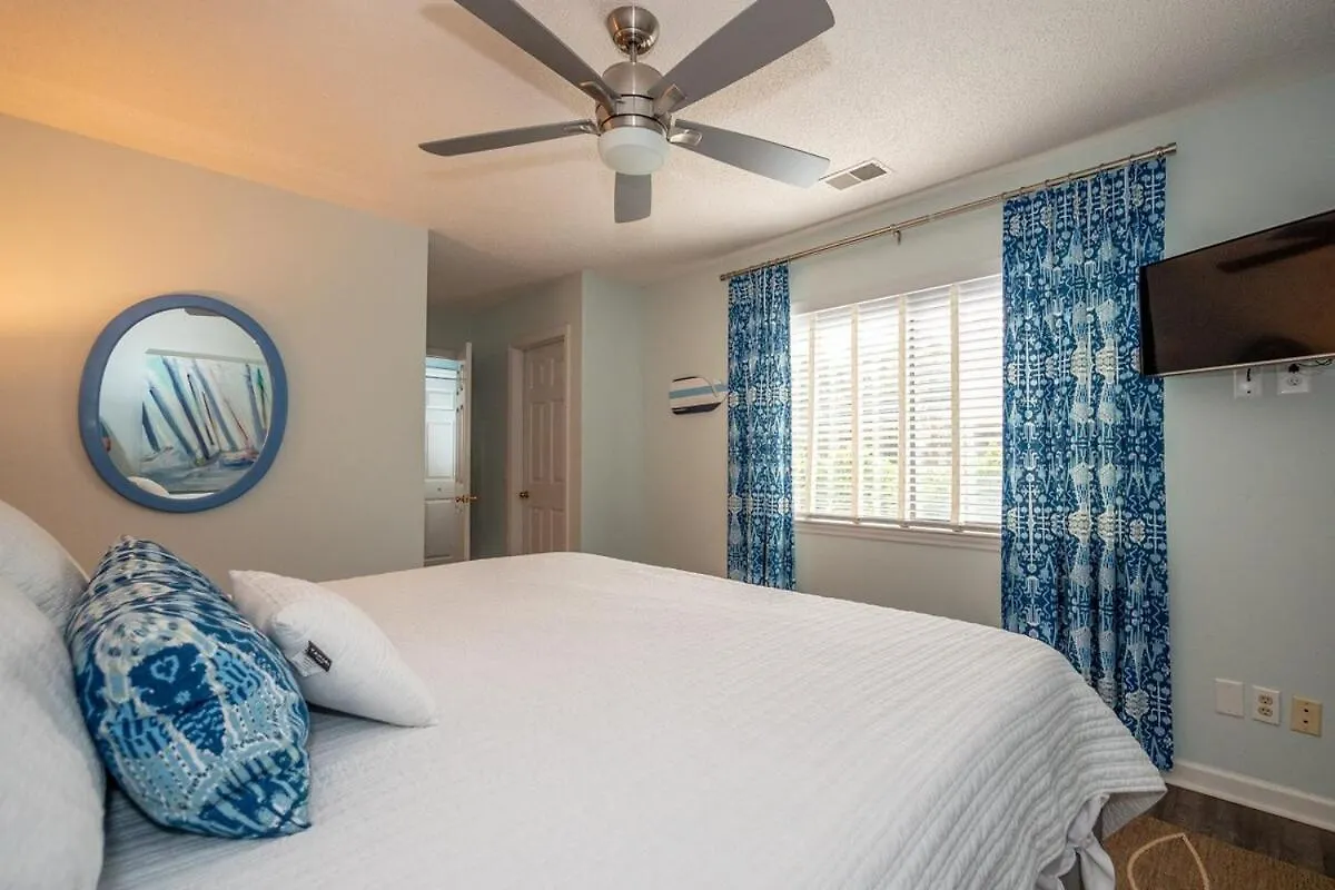 2nd Row 5 Bed 3 And One Half Bath Pet Friendly Ocean View House *
