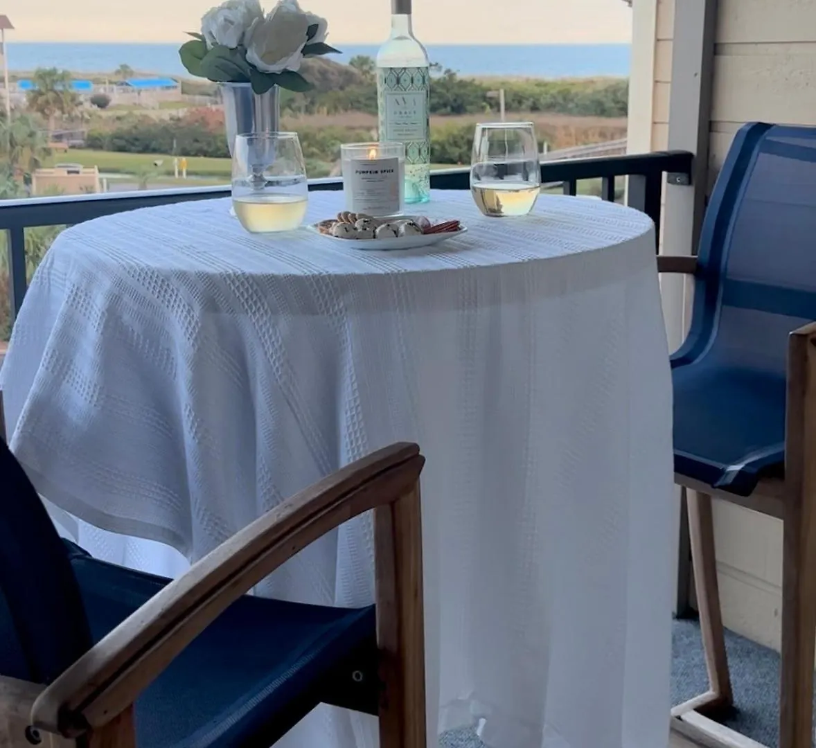 Ocean View- King - Romantic Couples Oasis - Private Access To Beach! Appartamento Hilton Head Island