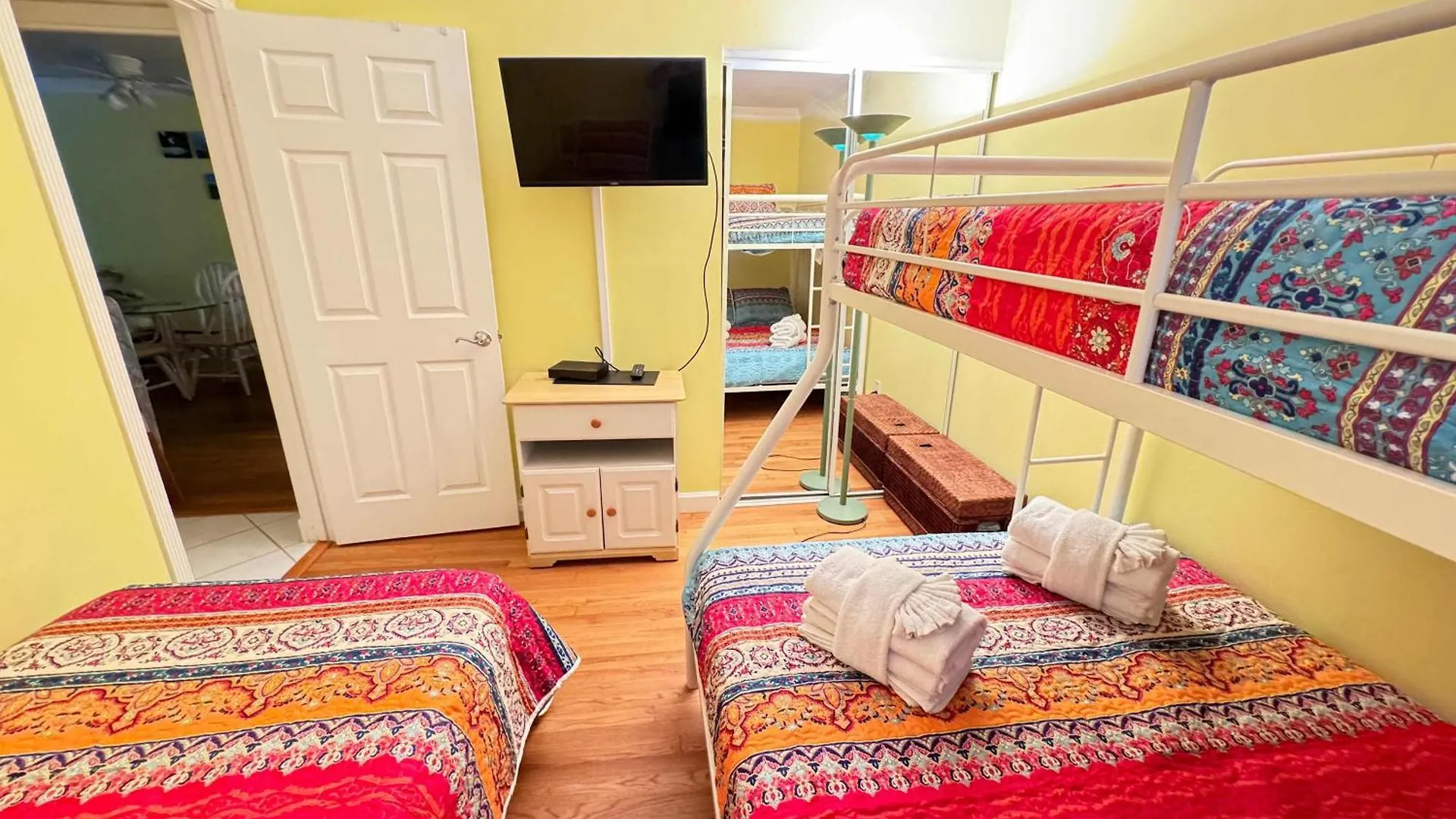 Holiday home Just Steps To Folly Field - 2 Bd 2 Ba *