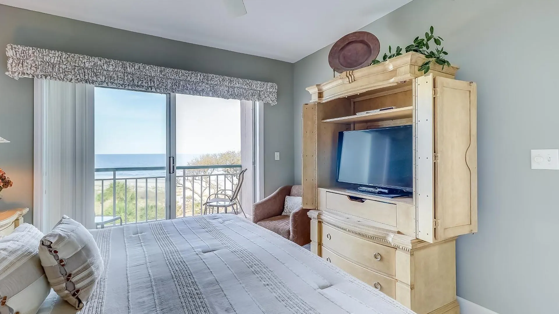Windsor Court South Apartment *
