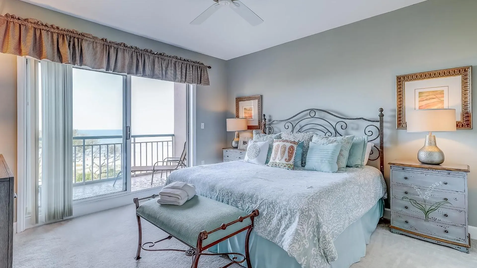 Windsor Court South Apartment