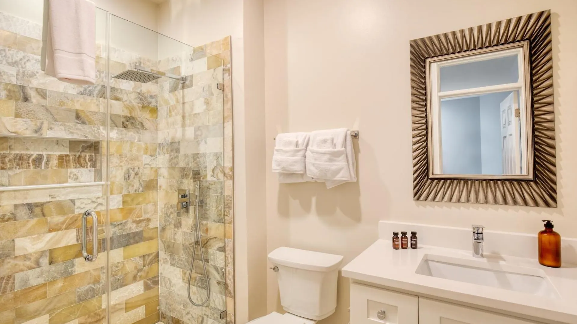 Beachwalk By Avantstay Hilton Head Oasis Steps From Singleton Beach Holiday home *