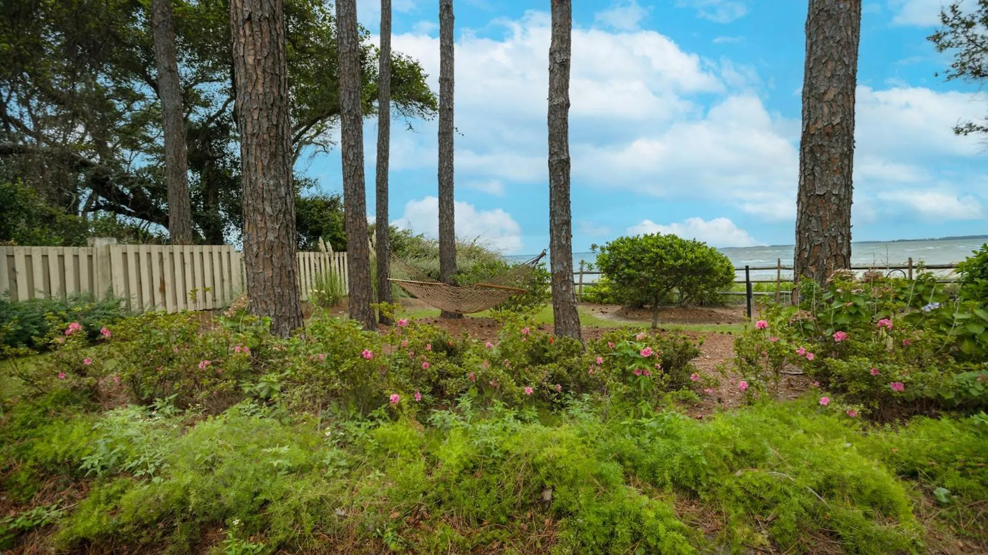 Do Not Wait! Prime Hhi Weather! Book Now, Free Cx Apartment Hilton Head Island