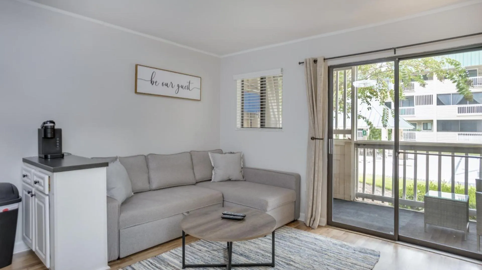 Do Not Wait! Prime Hhi Weather! Book Now, Free Cx Apartment