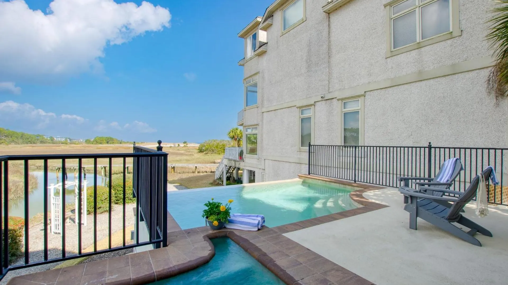 Coastal Marsh By Avantstay Infinity Pool Hot Tub View Pool Table Ping Pong Holiday home Hilton Head Island