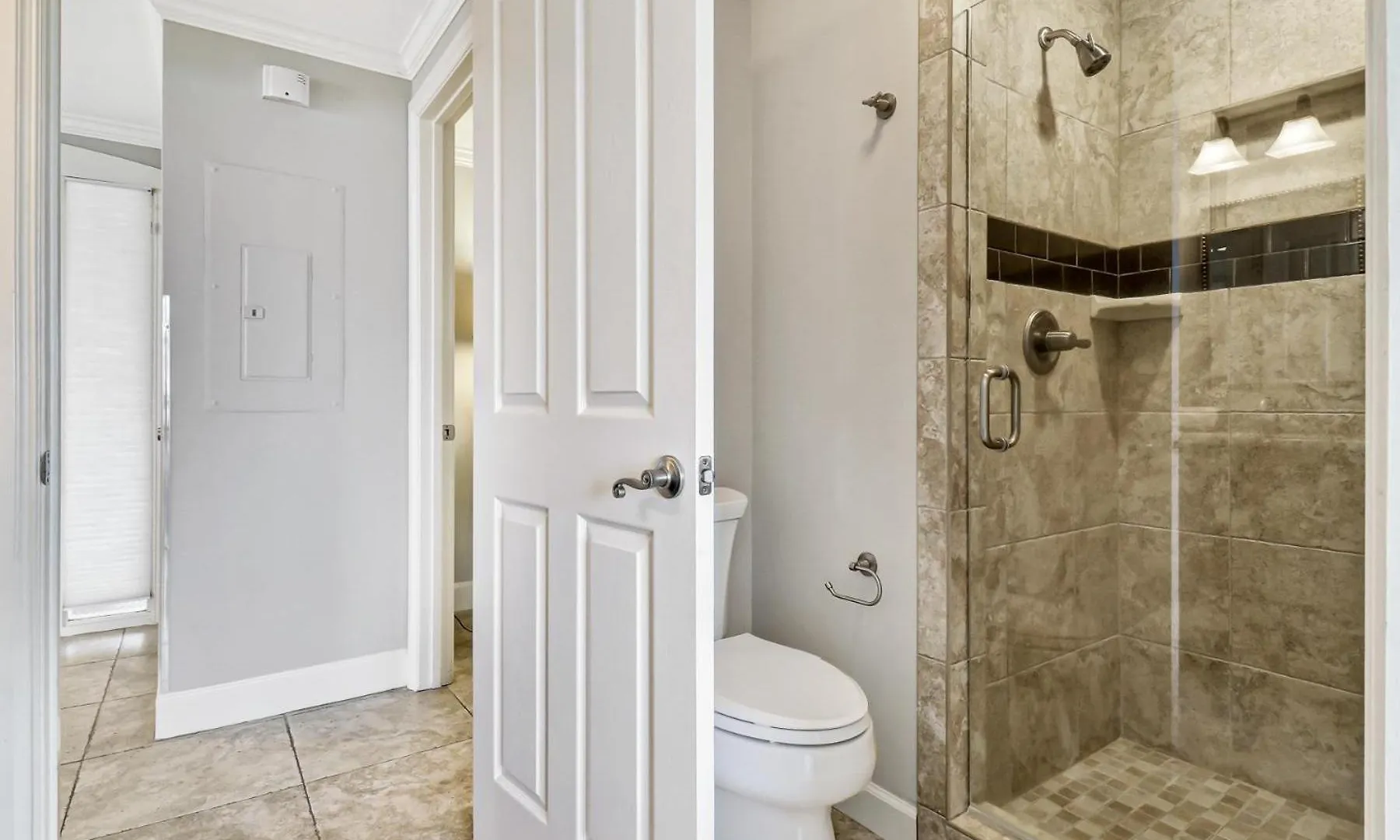 308 Windsor Place Vila *