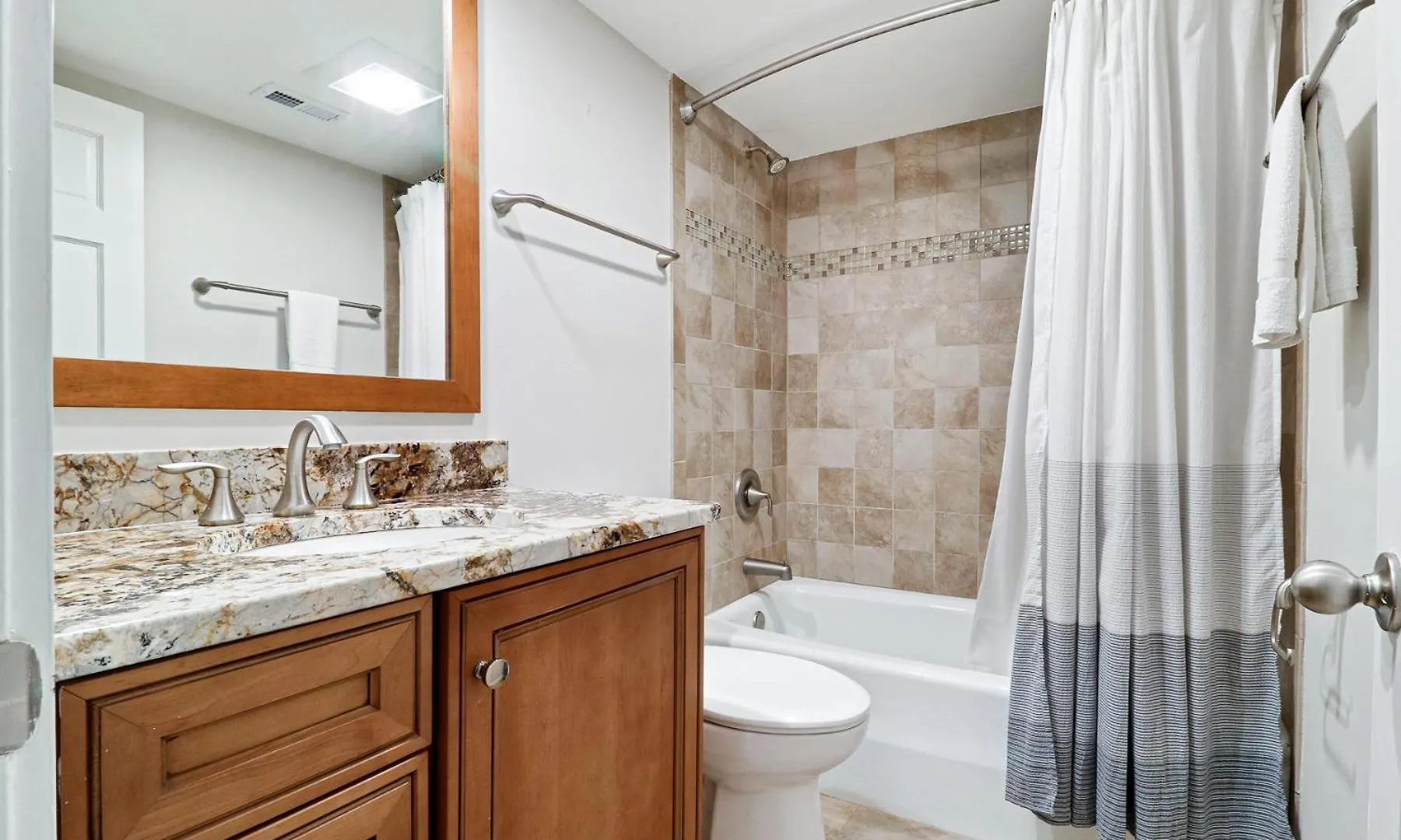233 Turnberry Vila