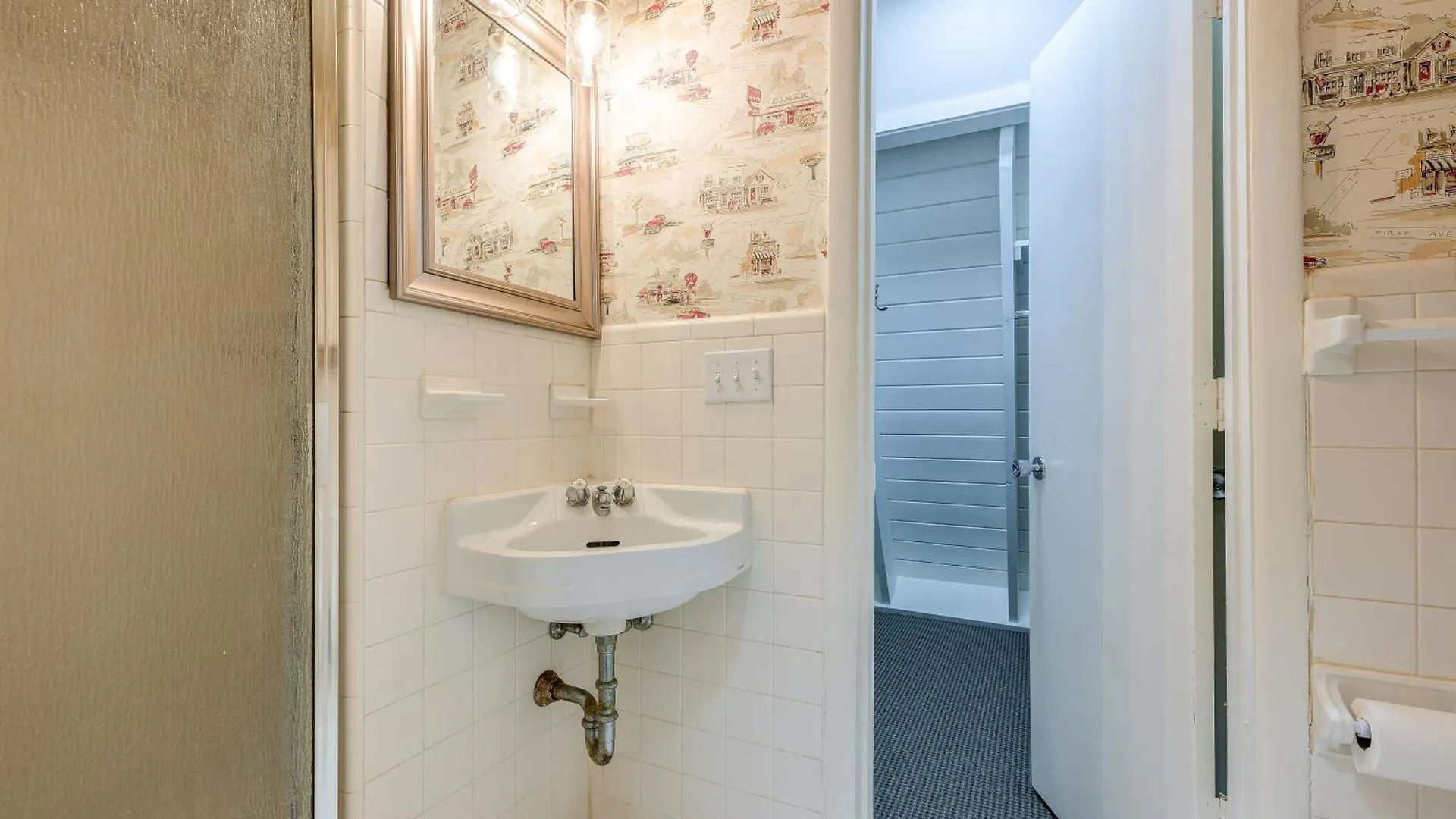 Steps To The Beach! 3rd Row Ocean Surfers Pet Friendly 3 Bedroom 2 Bathroom Hilton Head Island