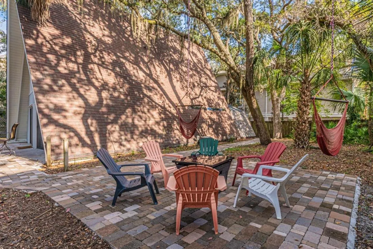 Steps To The Beach! 3rd Row Ocean Surfers Pet Friendly 3 Bedroom 2 Bathroom Holiday home Hilton Head Island