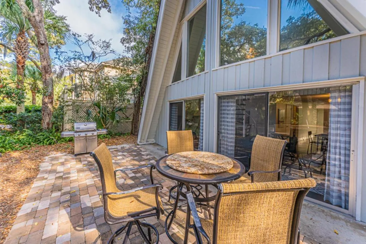 Holiday home Steps To The Beach! 3rd Row Ocean Surfers Pet Friendly 3 Bedroom 2 Bathroom Hilton Head Island