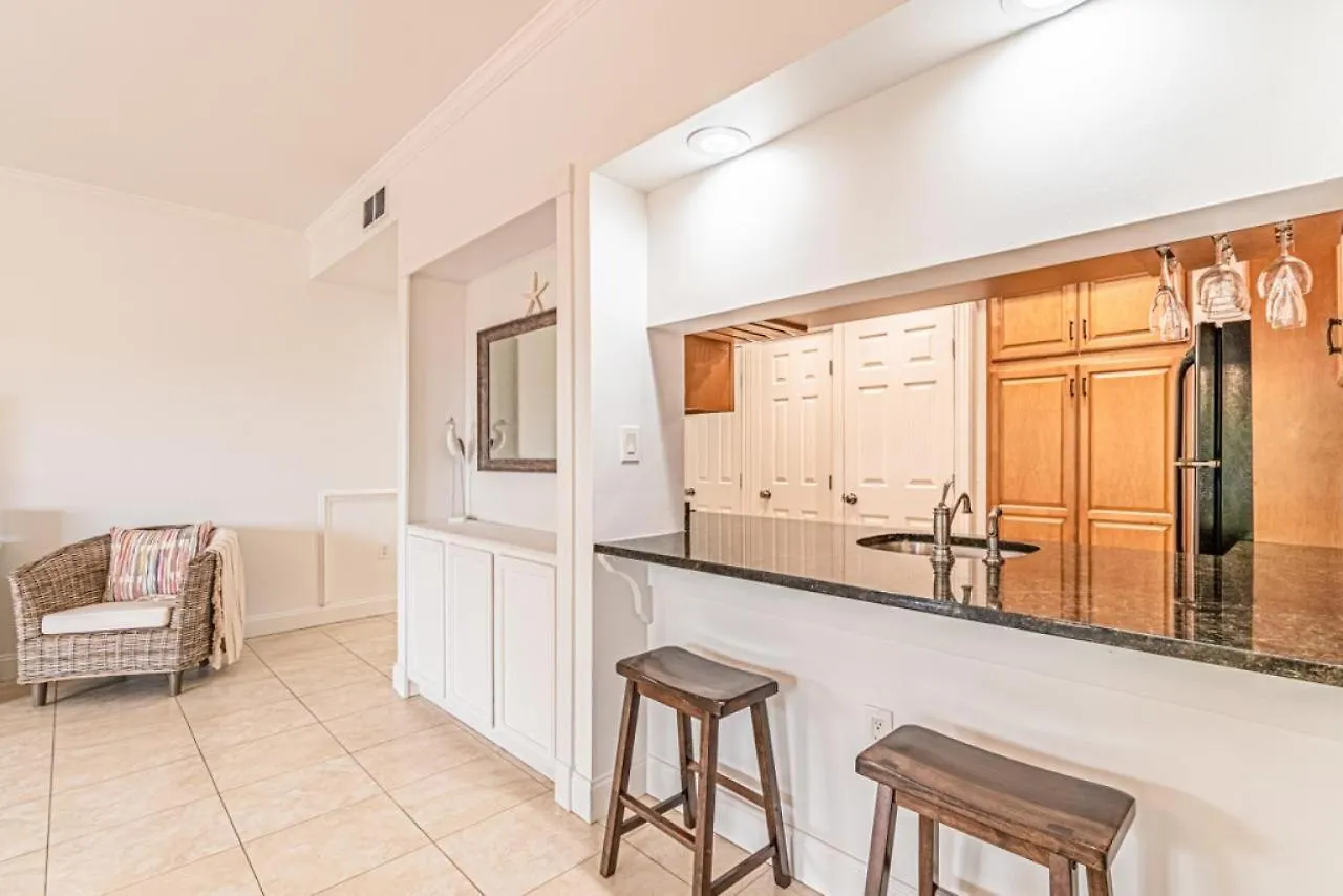7135 Harbourside Ii In The Heart Of Dining And Shopping Harbour View Sleeps 4 Shelter Cove Hilton Head Island