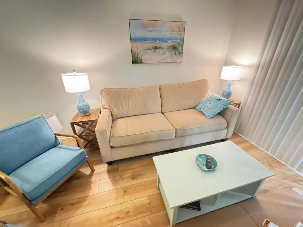 Walk To Folly Field 2 Bed 2 Bath Golf View * Hilton Head Island