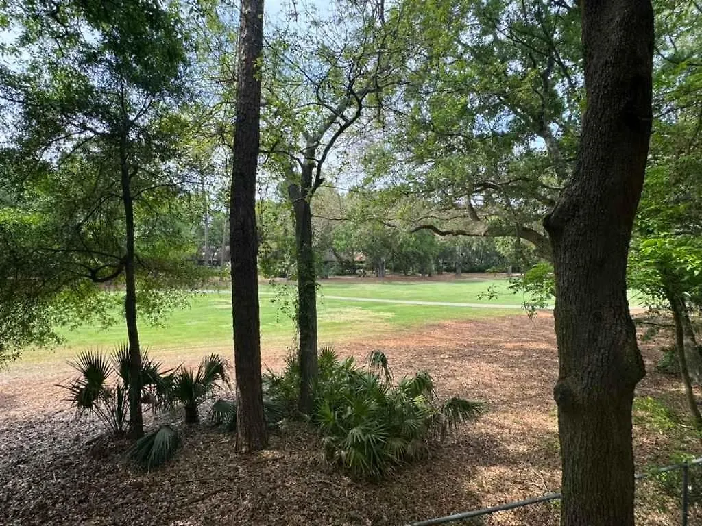 Walk To Folly Field 2 Bed 2 Bath Golf View *