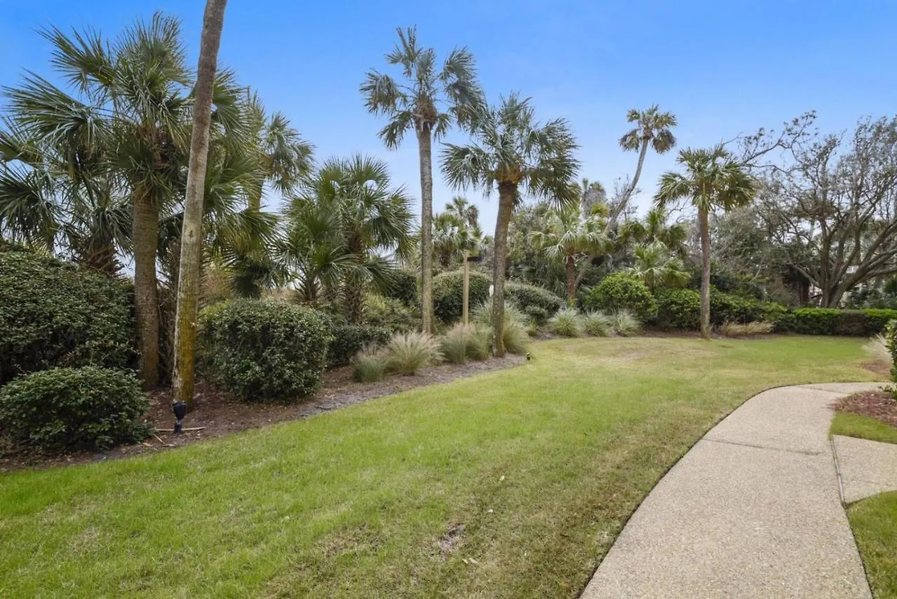 Captains Walk 402