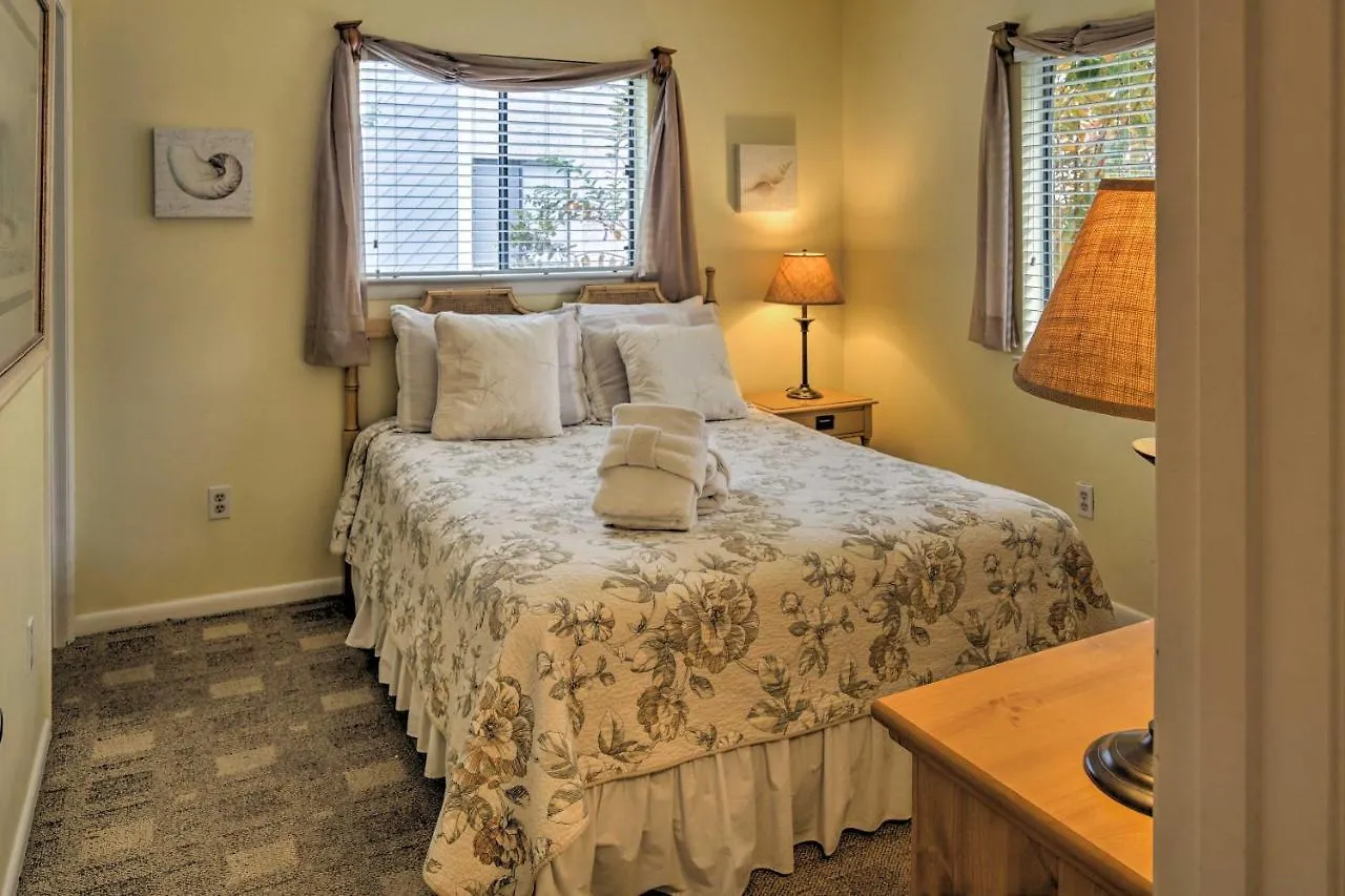 Apartment Hilton Head - Walk To Folly Field Beach!
