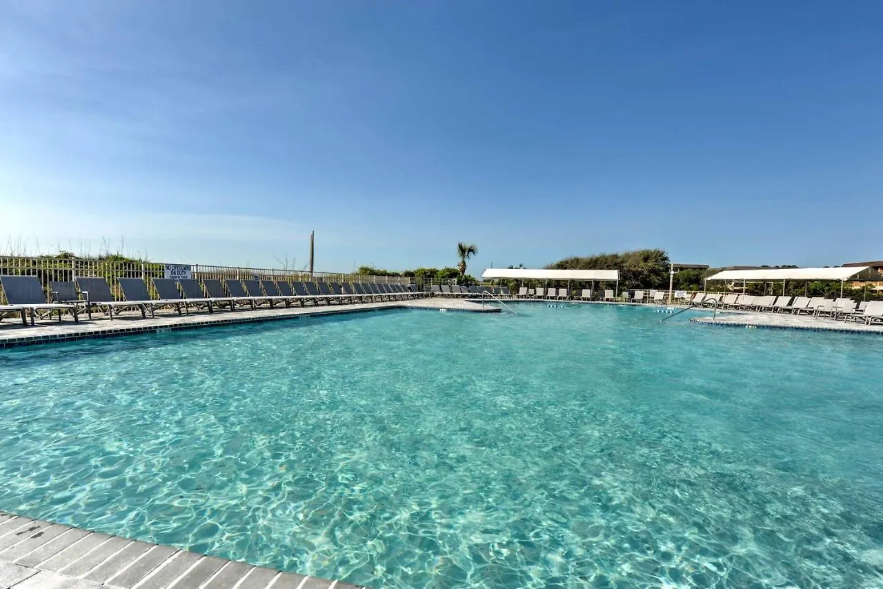 Apartment Hilton Head Pool Bar And Access Hilton Head Island