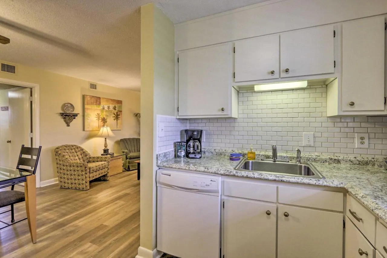 Hilton Head With Amenities Walk To Beach!