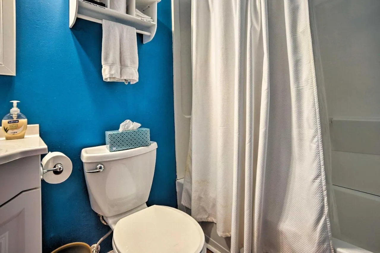 Apartamento Coastal With Amenities - Steps To Beach! *