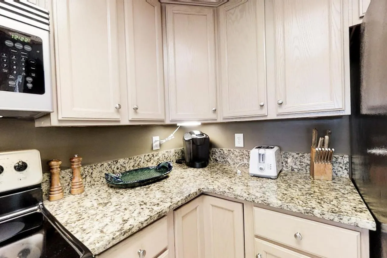Апартаменты Hampton Place 5501