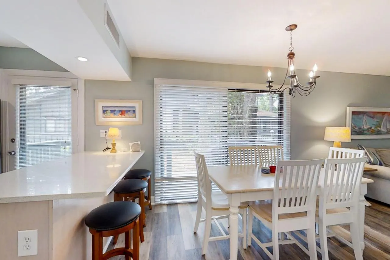 Apartment Hickory Cove 8 *
