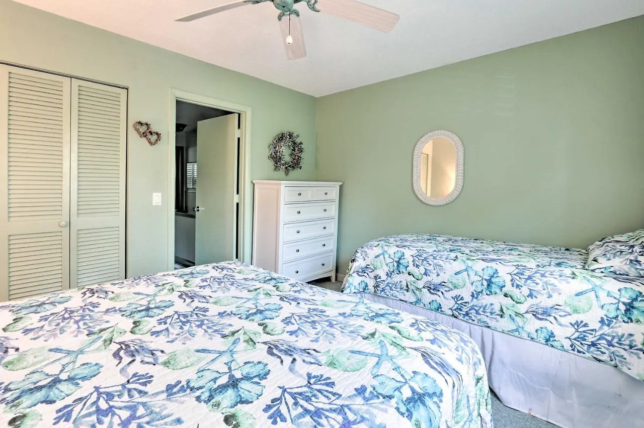 Hilton Head Close To And Coligny Plaza!