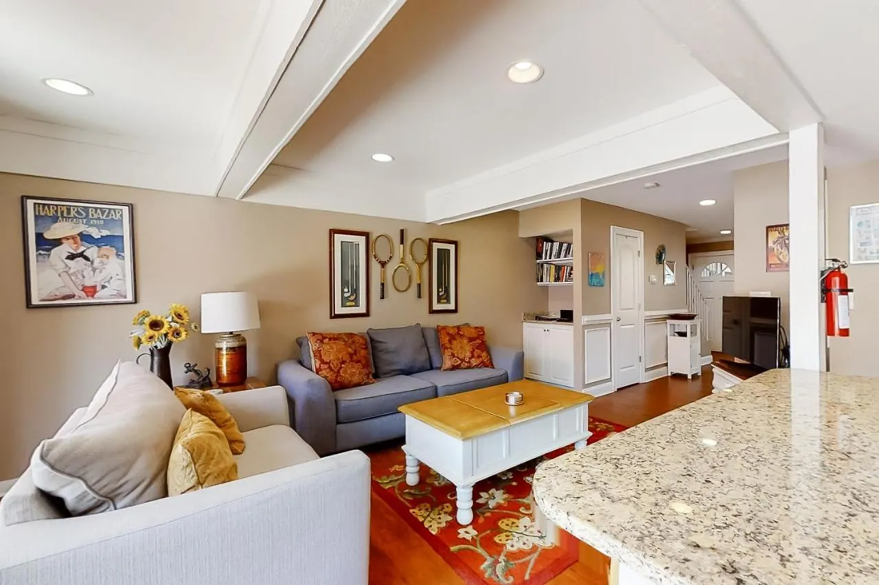 Apartment Beachwalk 126