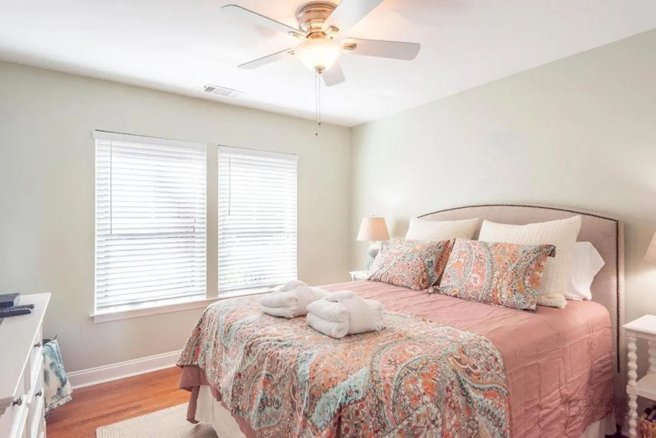8 Hollyberry Holiday home