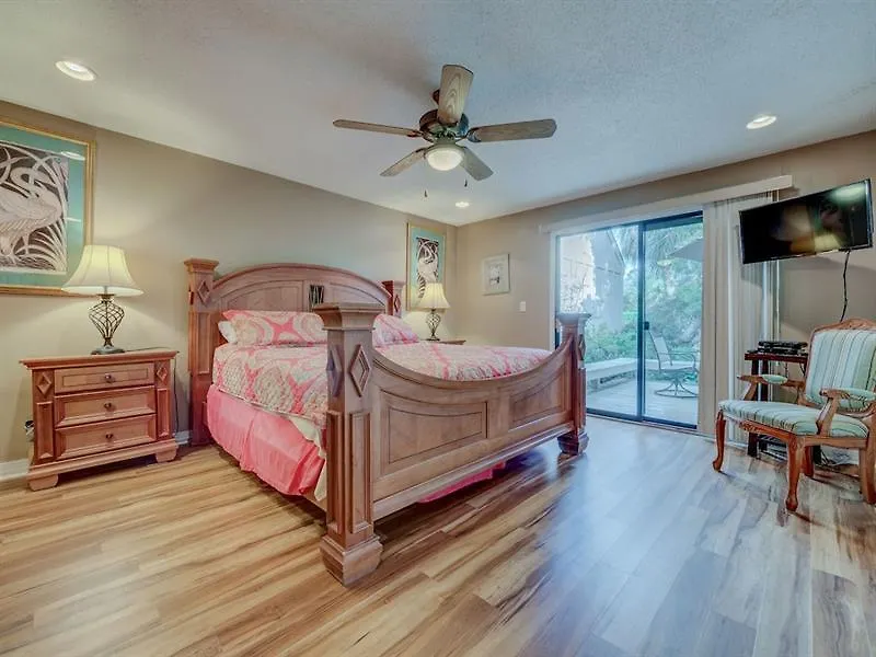 Queens Grant - Two Bedroom - 529 Apartment *