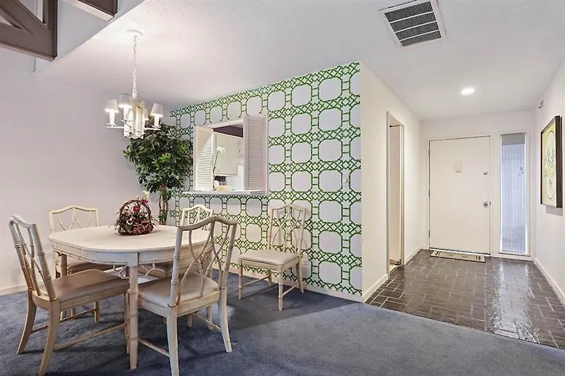 Apartment Queens Grant - Two Bedroom - 529 *