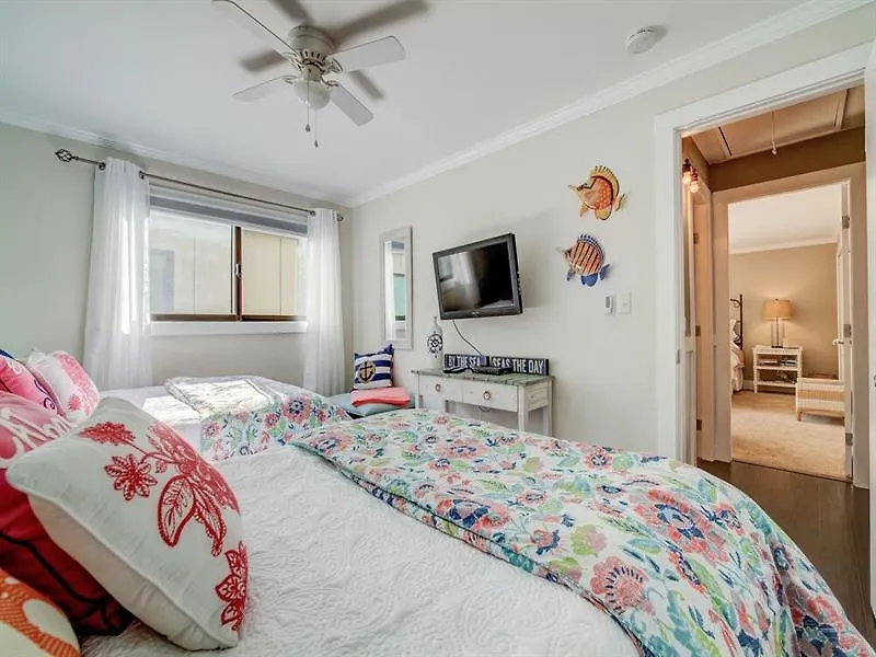 Apartment Queens Grant - Two Bedroom - 529