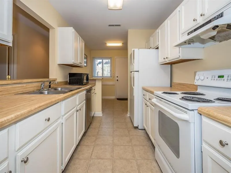 Tennismaster - Three Bedroom - 1102 Apartment *