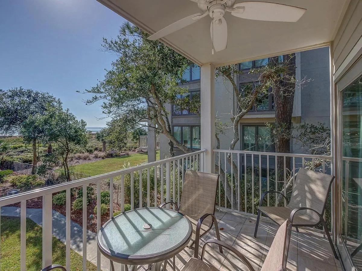 Oceanfront Retreat: Beachside Luxury At Coligny
