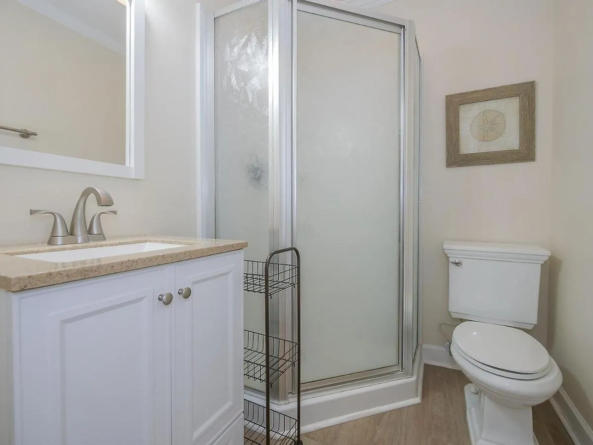Oceanfront Retreat: Beachside Luxury At Coligny *