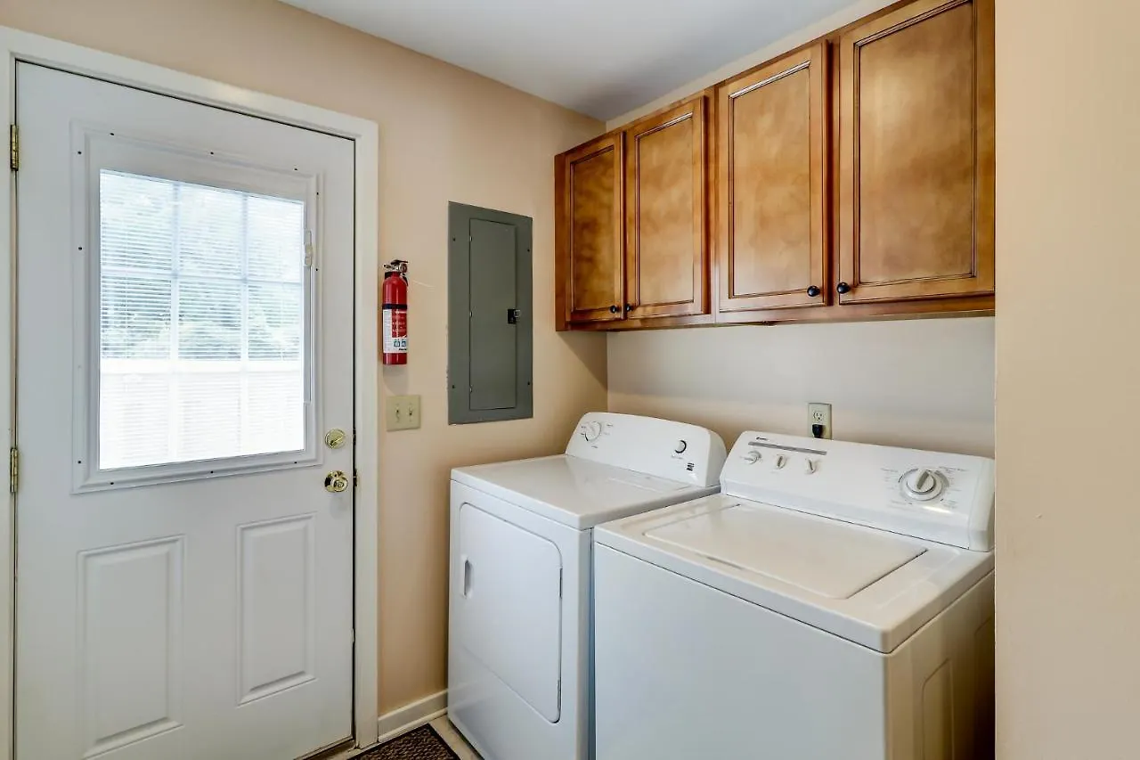 Holiday home 2 Bedroom 2 Bathroom Sleeps 6 King 2 Twins Bikes & Beach Gear Included *