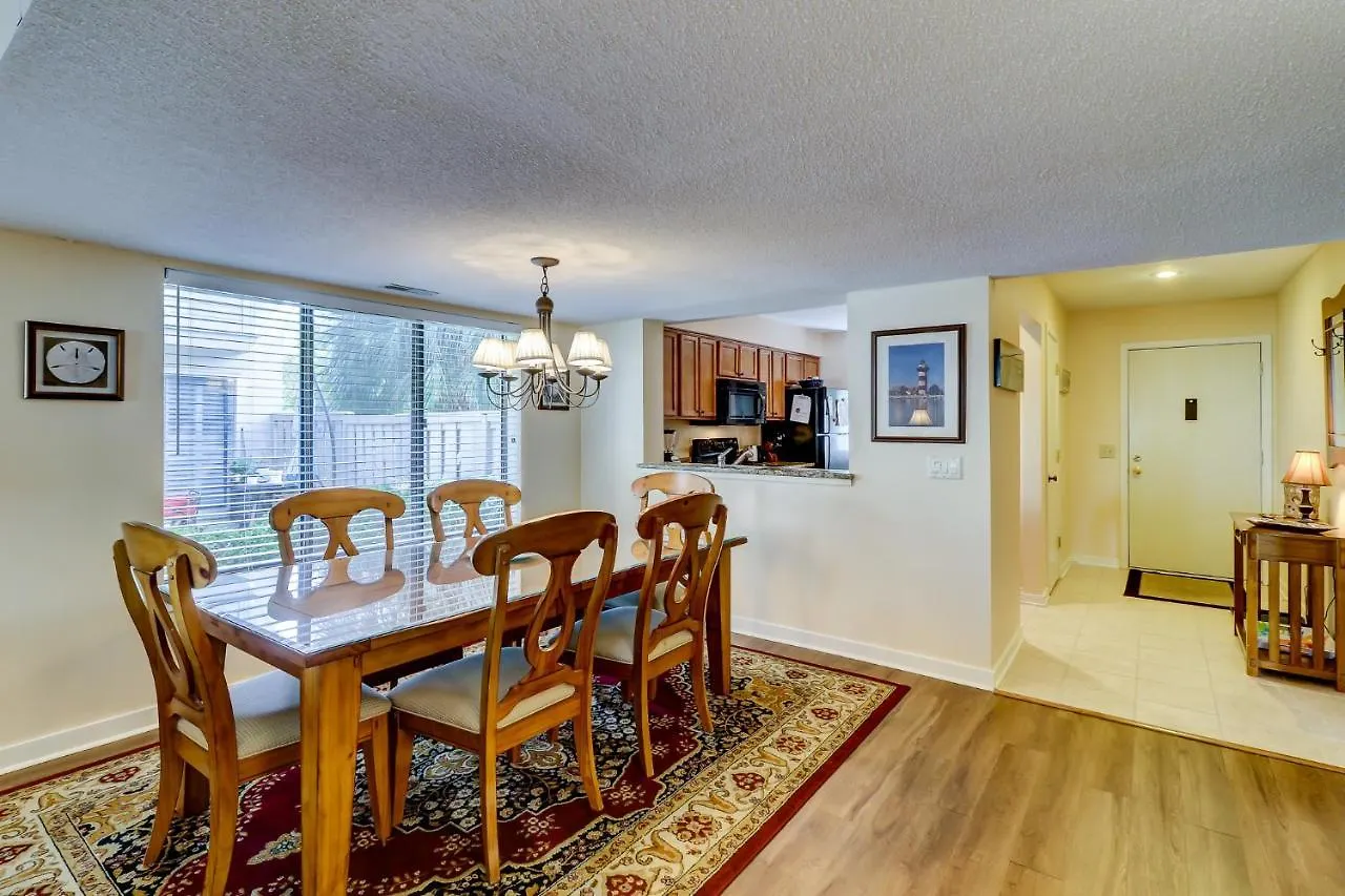 2 Bedroom 2 Bathroom Sleeps 6 King 2 Twins Bikes & Beach Gear Included * Hilton Head Island