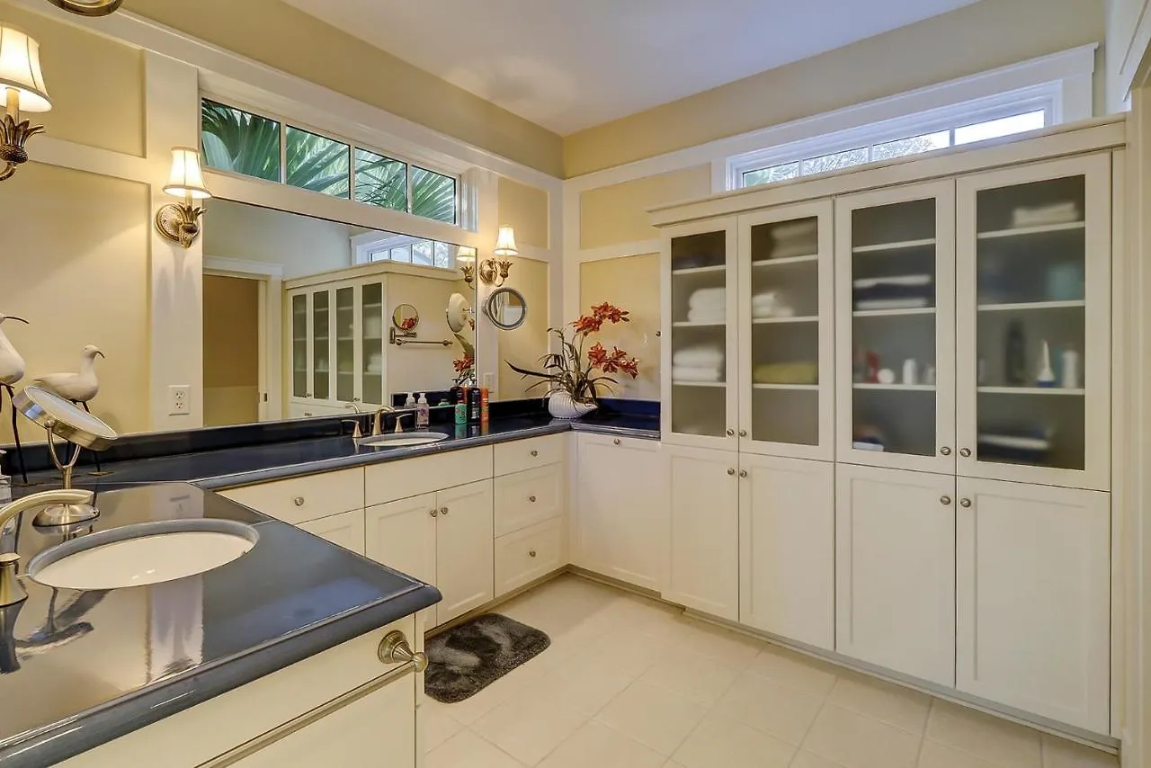 Holiday home 111 Dune Ln 6 Bedroom Oceanfront Forest *