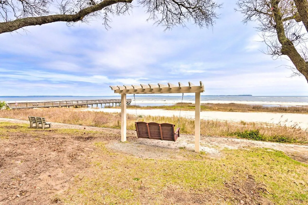 Hilton Head With Sunroom And Access!