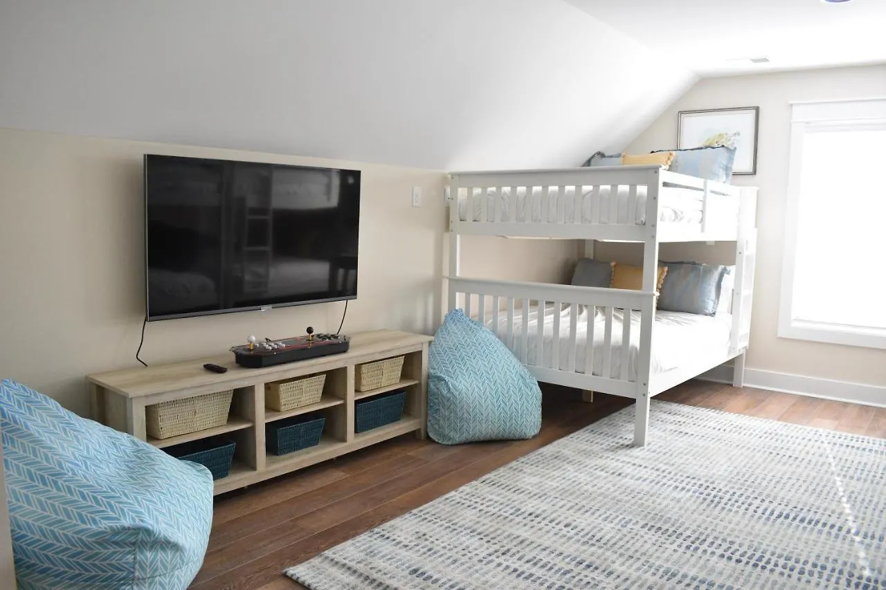 Holiday home New! Heated Pool, House, Elevator, Walk To The Beach! Hilton Head Island