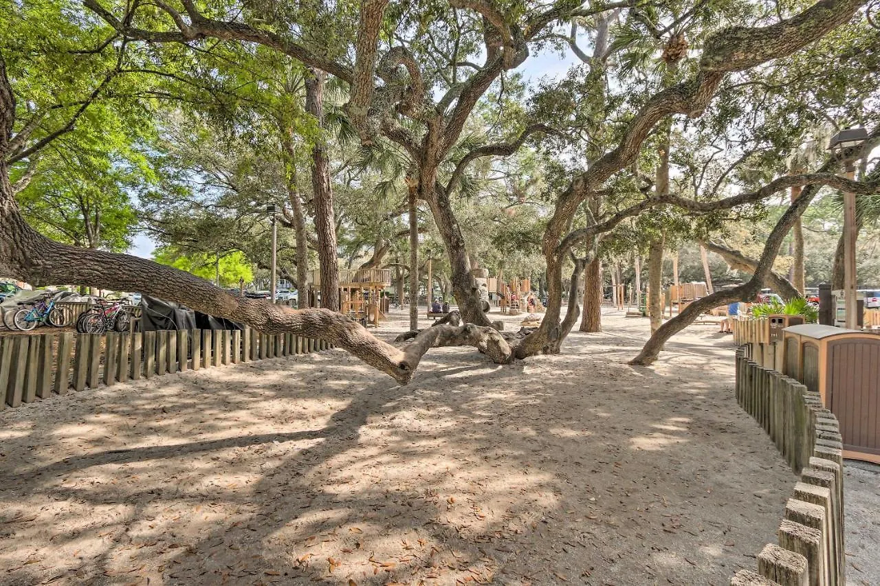 Harbour Town Pool Access! Apartment *