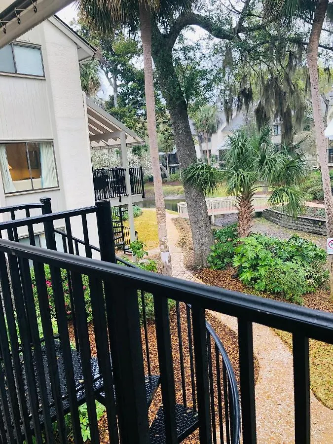 Springwood With Pool Excess Half A Mile From *