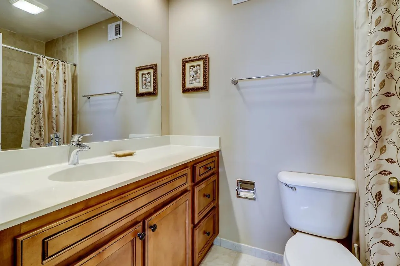 2 Bedroom 2 Bathroom Sleeps 6 King 2 Twins Bikes & Beach Gear Included * Hilton Head Island